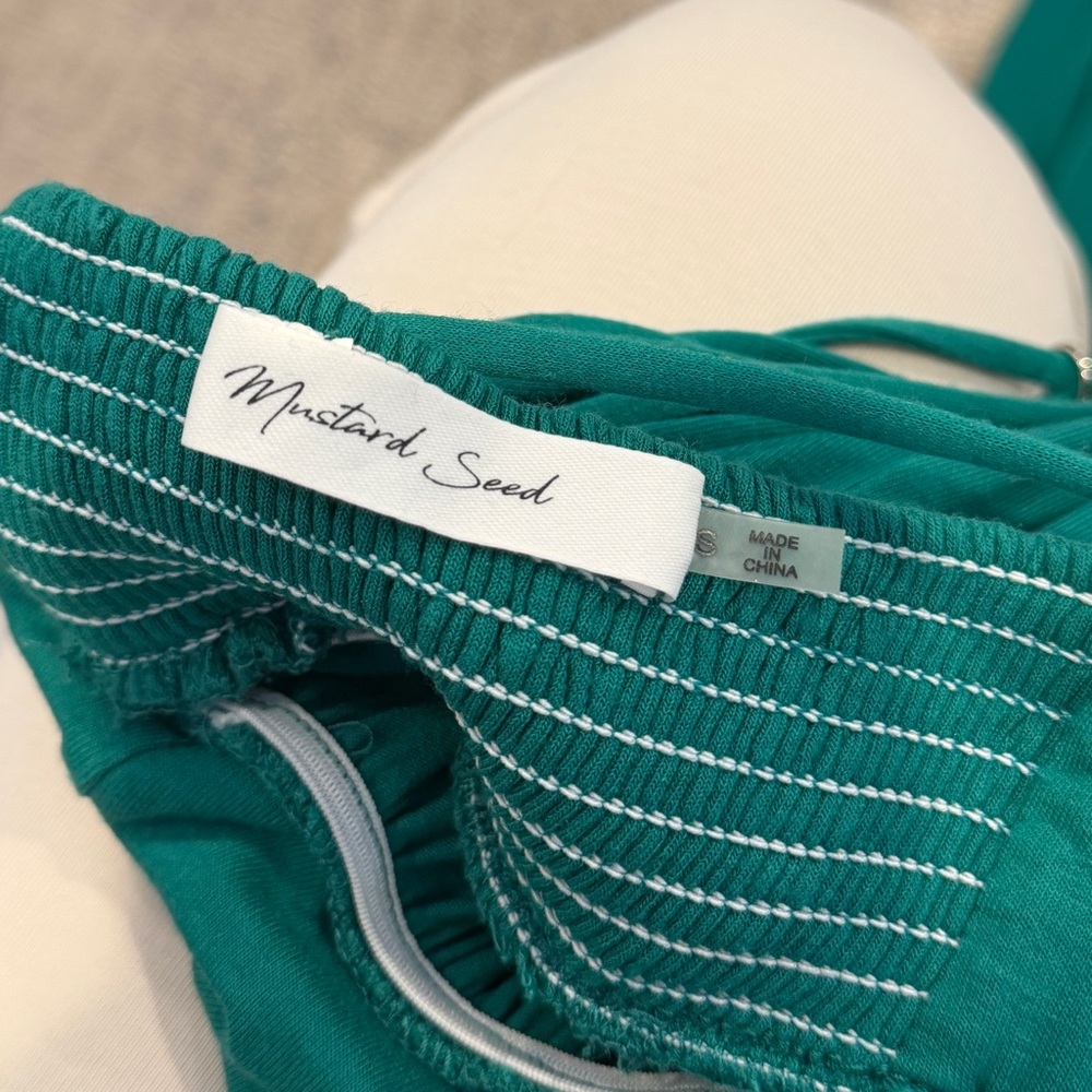 Green jumper - Picture 4 of 6